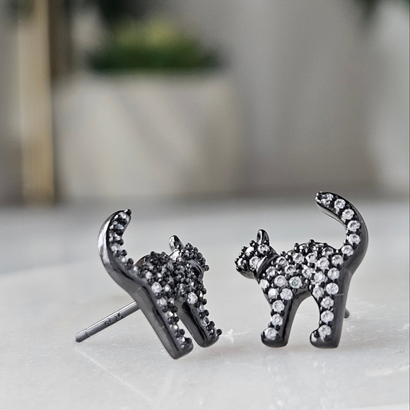 Black Cat Stud Earrings - Picture 4 of 8